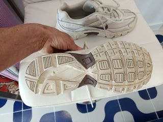 Zapatillas Nike Initiator Plata y Blancas