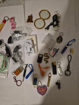 Lote Llaveros: Cubos Mágicos, Usb, espejo y Linter