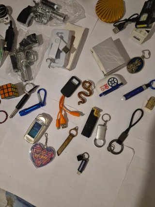 Lote Llaveros: Cubos Mágicos, Usb, espejo y Linter