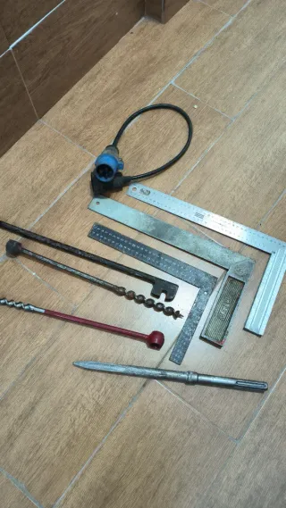 Lote Herramientas: Taladro, Reglas, Cuadradillo