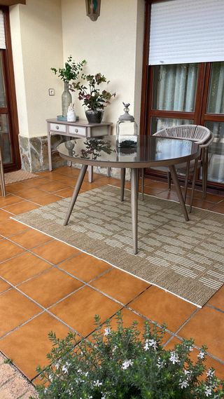 Mesa redonda exterior 1.20 diametro y 4 sillas