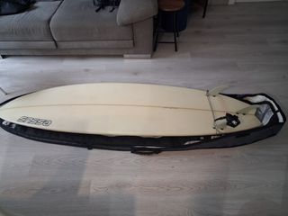 Tabla de surf ESSUS casi nueva. 7,2 pies. 120 cm.