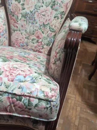 Butaca vintage floral madera