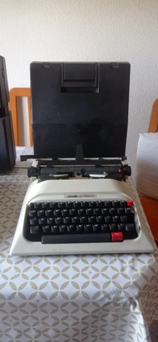 Máquina de escribir vintage negra