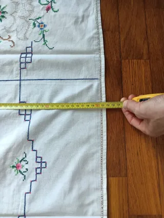 Tovaglia ricamata a mano con 12 tovaglioli