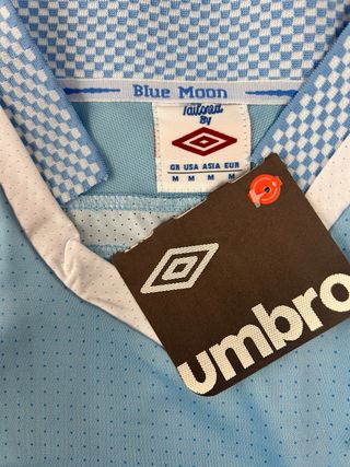 Camiseta Manchester City 2010-2011 Umbro talla M