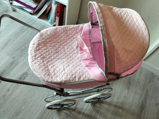 Carrito de muñecas rosa acolchado
