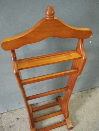 Galán de noche de madera maciza