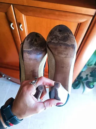 Zapatos de tacón náuticos usados. Listos para TI.