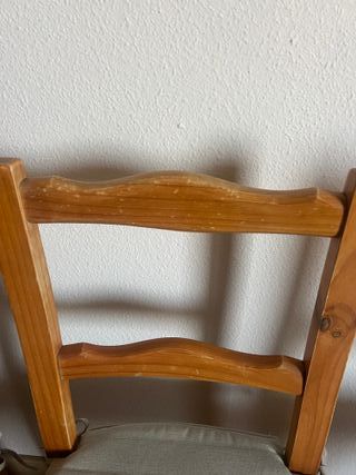 5 Sillas de Madera