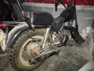Moto Chopper Fantic 125cc Negra