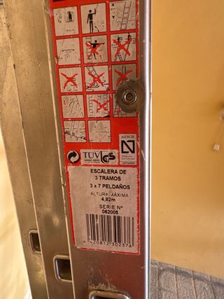 Escalera extensible de aluminio