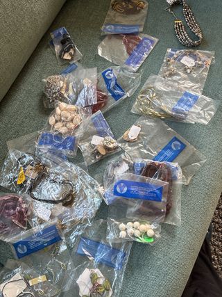 Lote de mas de 40 piezas collares bisutería nuevos