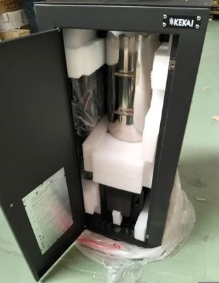 Estufa de pellet exterior 35,5 x 35,5 x 137 cm de KEKAI. Capri