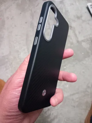 Funda Spigen Enzo Aramida Galaxy S25+