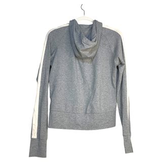 Chaqueta Nike Gris y Blanca