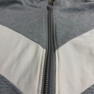 Chaqueta Nike Gris y Blanca