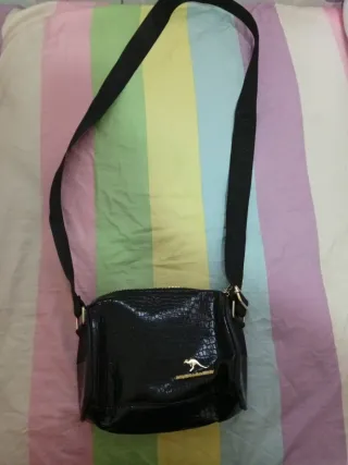 Bolso negro efecto piel cocodrilo