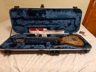 Ibanez RG1121PB CKB Premium + Estuche Ibanez