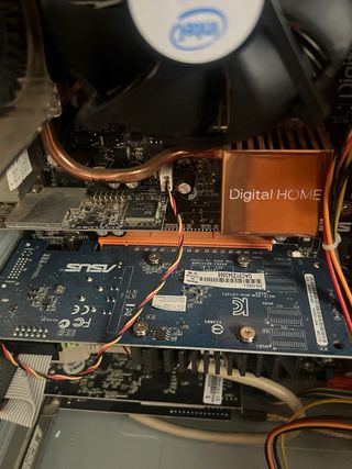 Ordenador Torre Negra/Plata sin disco duro