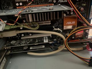 Ordenador Torre Negra/Plata sin disco duro