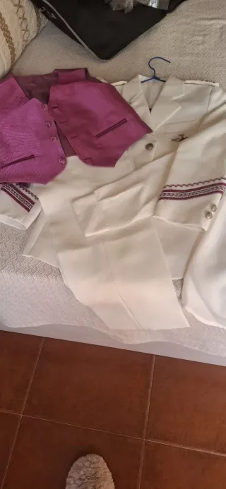 Traje comunión niño rosa y blanco
