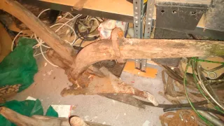 Rueda de Carro Antigua, arado y yugo.