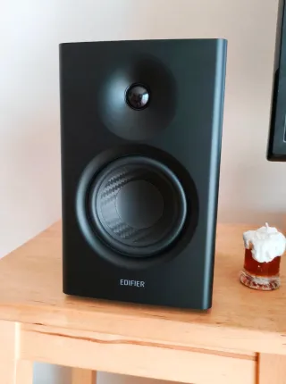 Altavoces activos Edifier MR4