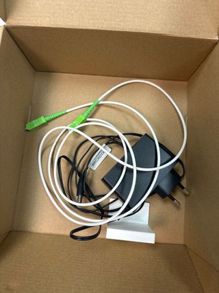 Router Livebox 6s con cable de alimentación