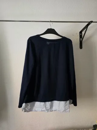 Jersey azul con detalle botones