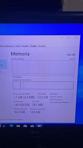 Ordenador sobremesa para estudiar o trabajar