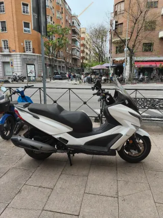 Kymco Grand Dink 300