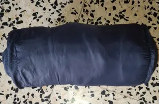 Chaleco acolchado azul y gris