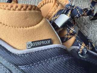 Bota Montaña Decathlon NH150 Mid WP Marrón