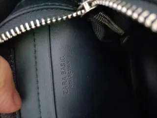 Borsa blu con tracolla a catena