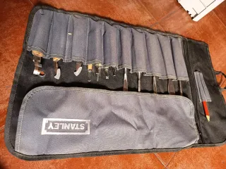 Estuche con gubias y herramientas