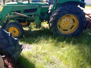Tractor John Deere 2030 con pala