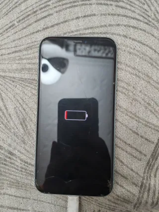 con cristal dañado, pero funciona perfectamente
