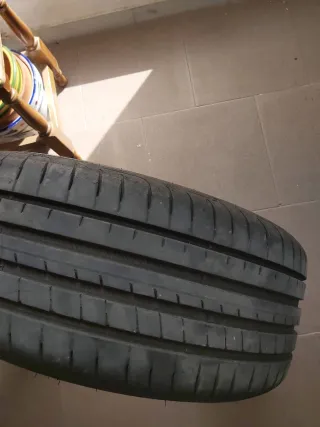 2 Ruedas Goodyear casi nueva 225- 45r17