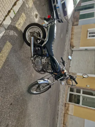 Yamaha 250 Special Negra/Plata