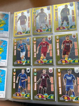 Álbum Calciatori Adrenalyn 2018-19 casi completo