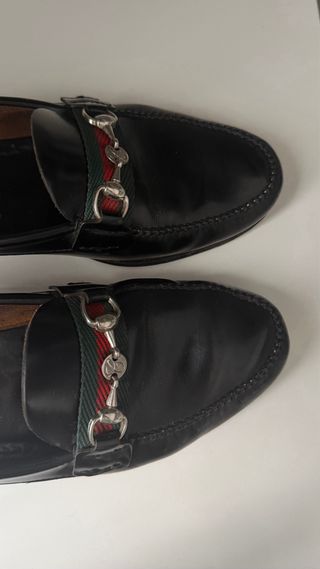 Mocasines Gucci hebilla negra