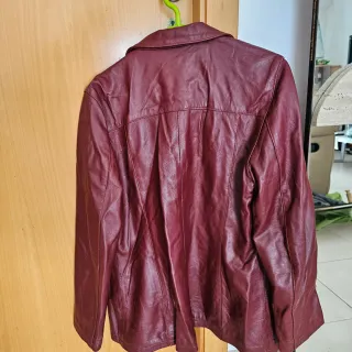 Chaqueta de cuero burdeos