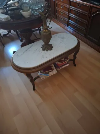 Mesa auxiliar mármol y madera