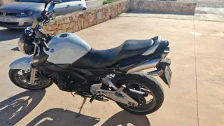 Suzuki GSR600 Naked Moto
