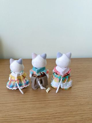 Familia Sylvanian Latte Cats