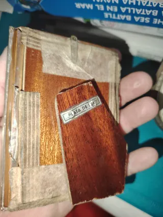 Lote figuras y 2 cuadros pequeños