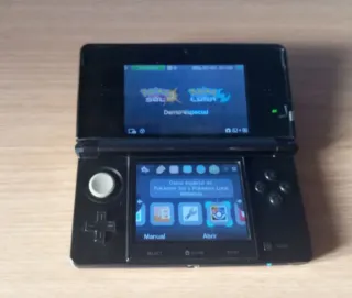 Nintendo 3DS Negra + Funda + Juegos