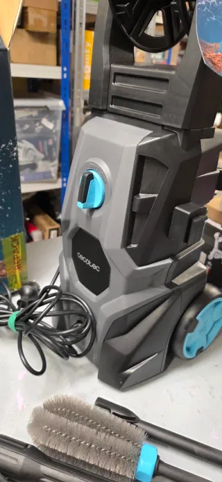 Hidrolimpiadora Cecotec 2000W + Acessórios