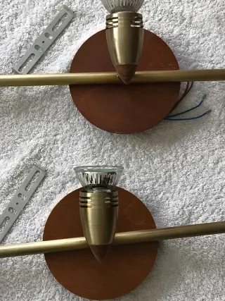 2 APLIQUES DE LUZ COLOR BRONCE Y MADERA PARA TECHO